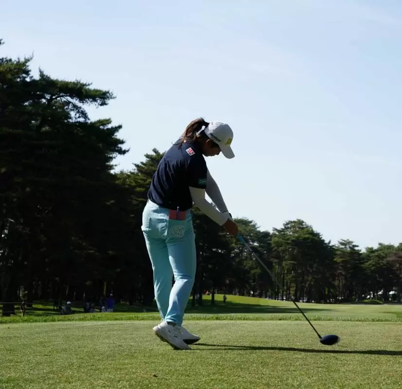 櫻井心那のドライバースイング