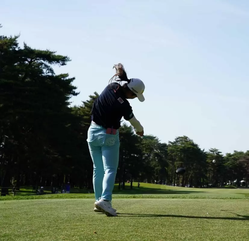 櫻井心那のドライバースイング