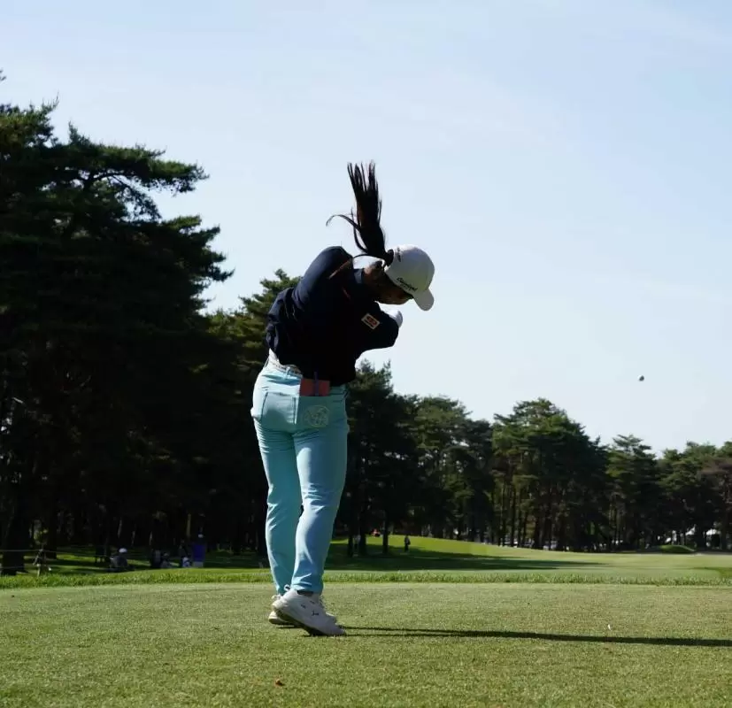 櫻井心那のドライバースイング