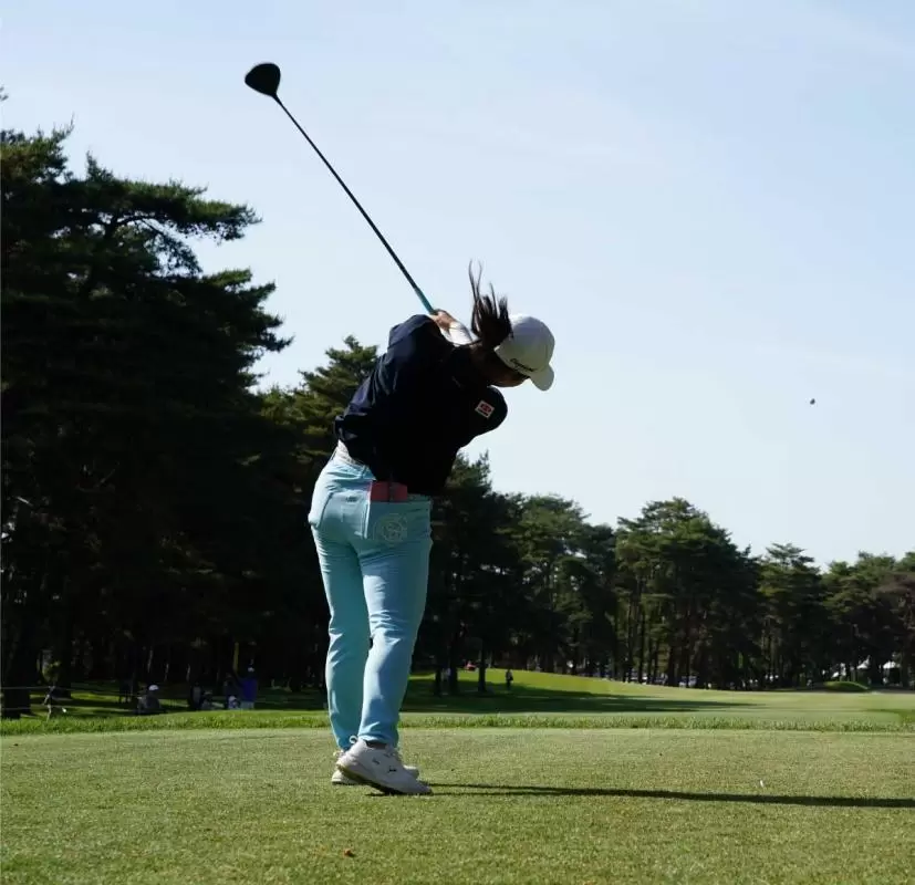 櫻井心那のドライバースイング