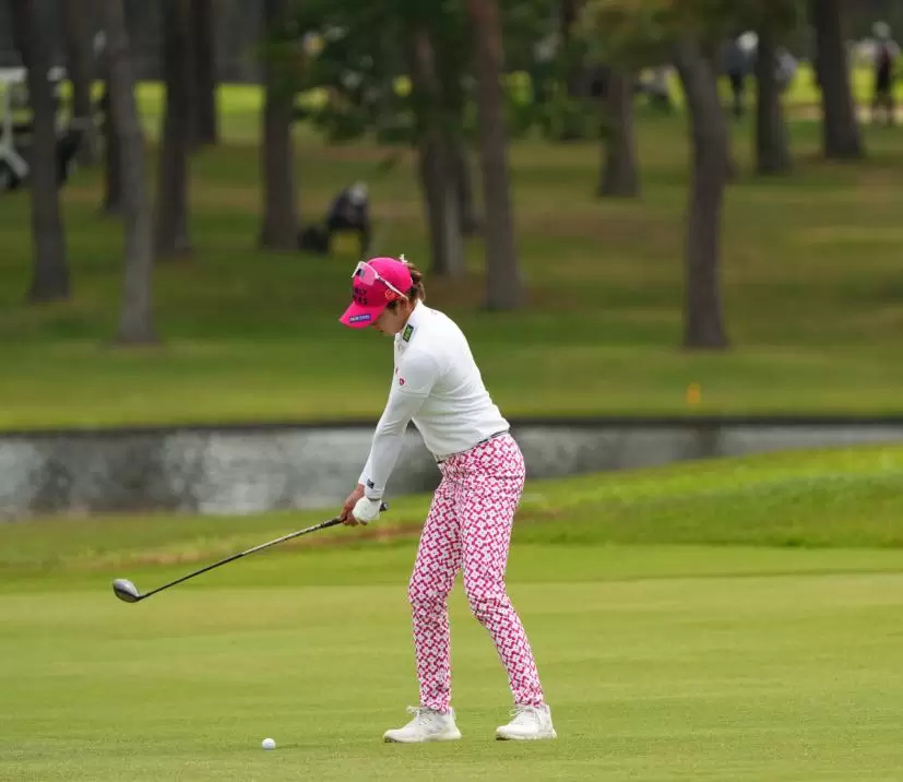 原英莉花さんのバックスイング①