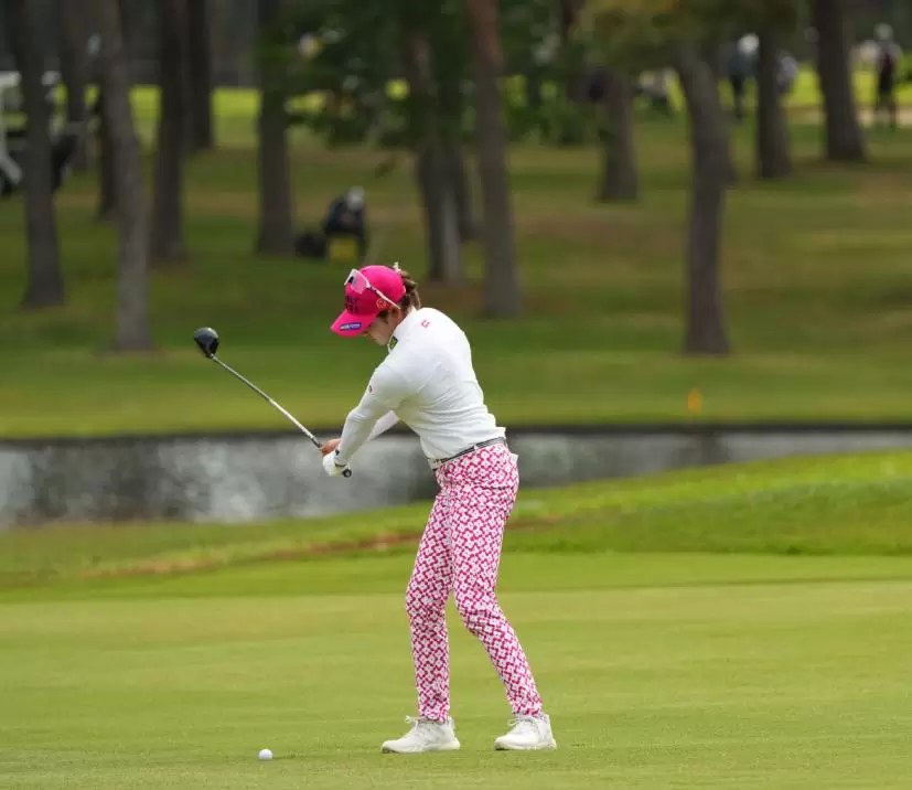 原英莉花さんのバックスイング②