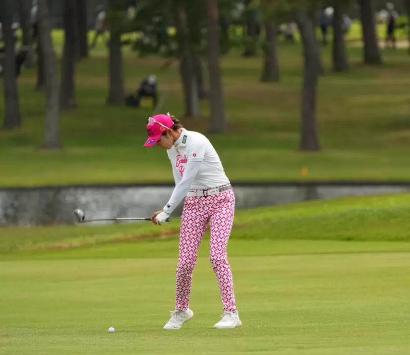 原英莉花さんのダウンスイング②