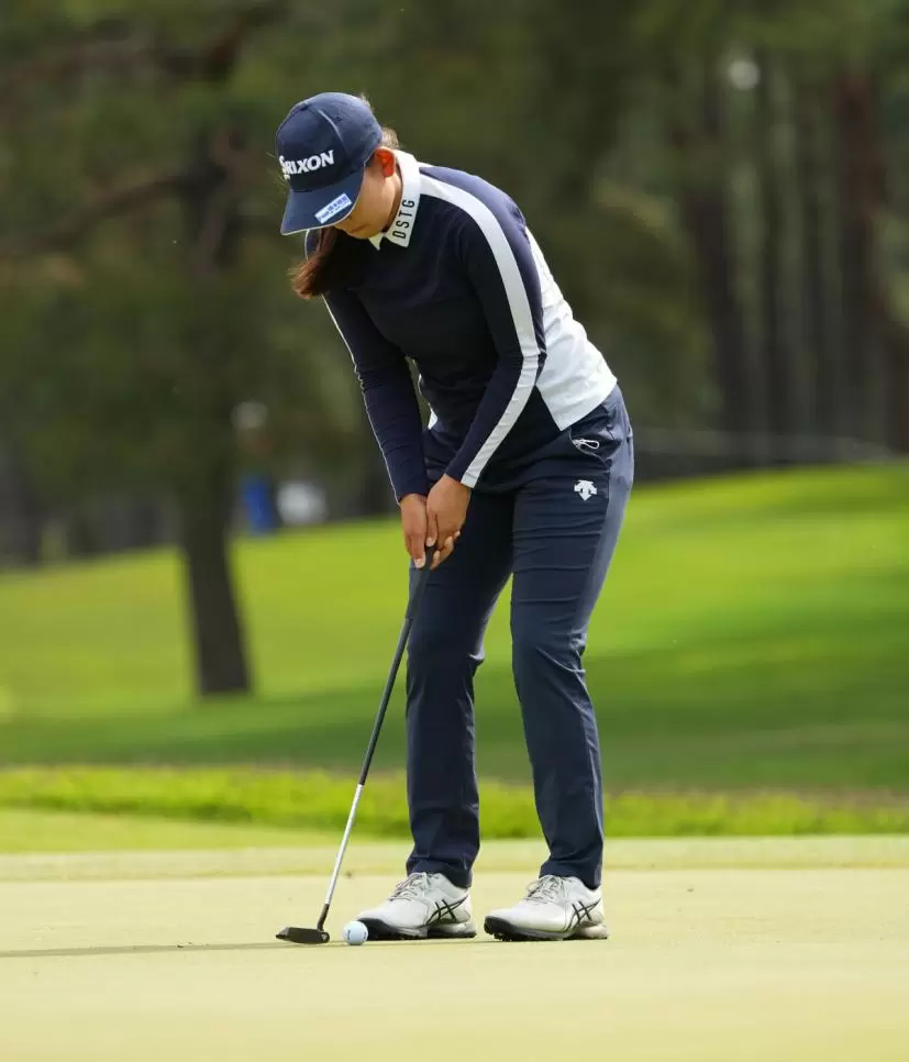 荒川怜郁さんのバックスイング①