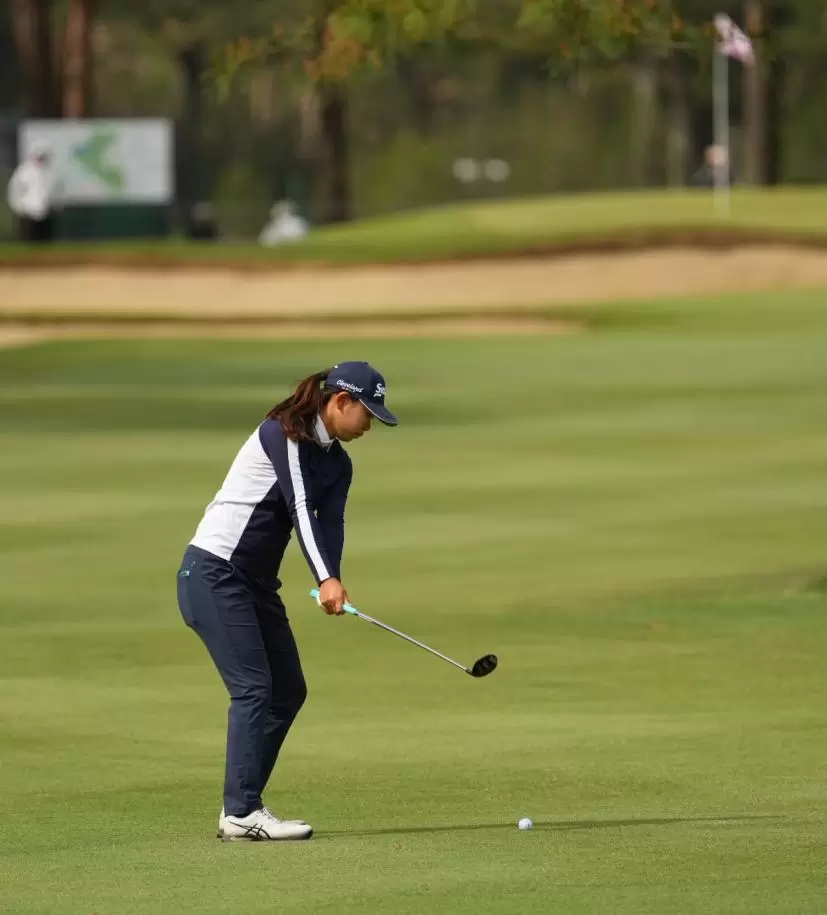 荒川怜郁さんのバックスイング①