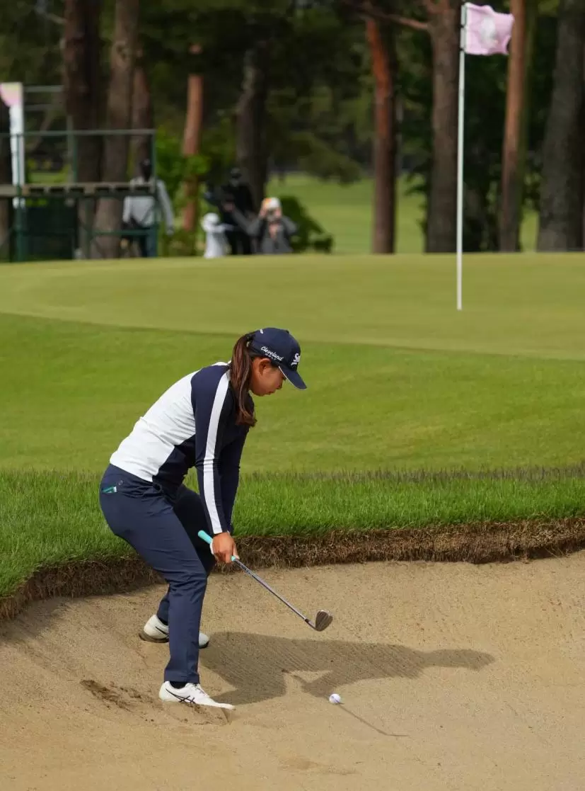 荒川怜郁さんのバックスイング①