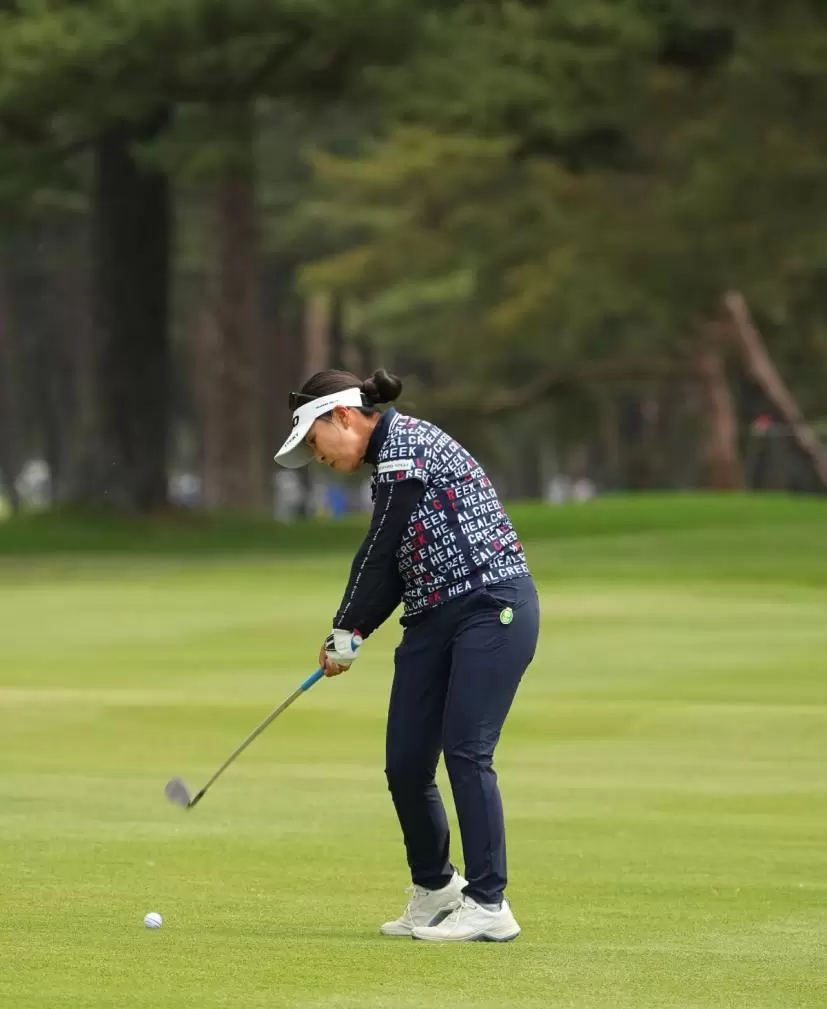 青木瀬令奈さんのダウンスイング③