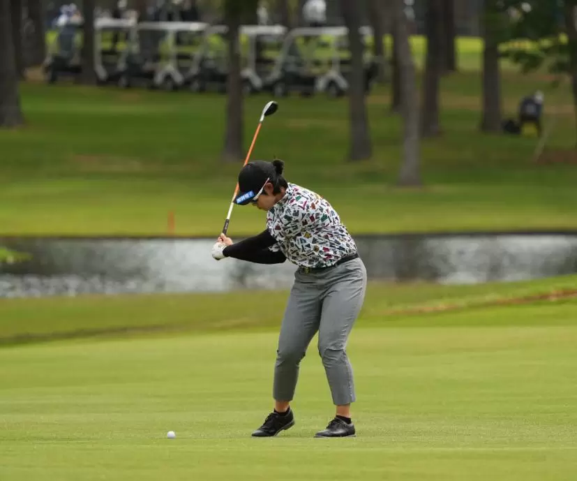 川岸史果さんのダウンスイング①