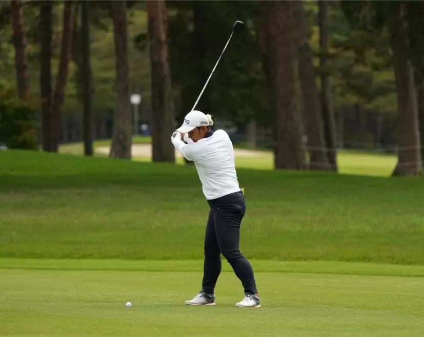 平岡瑠依のフェアウェイウッドスイング