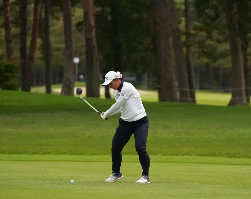 平岡瑠依のフェアウェイウッドスイング