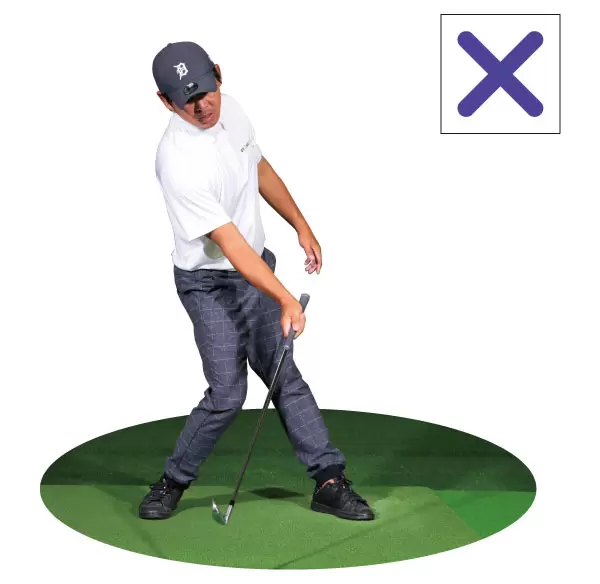 右ヒザのキックイン