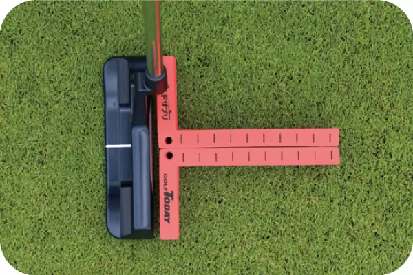 「Aim Putt neo」にフェースを合わせる