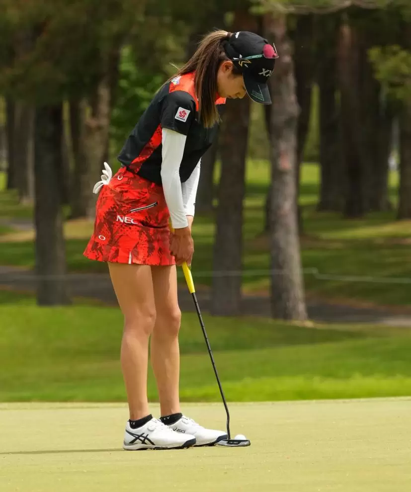 安田祐香のパッティングストローク