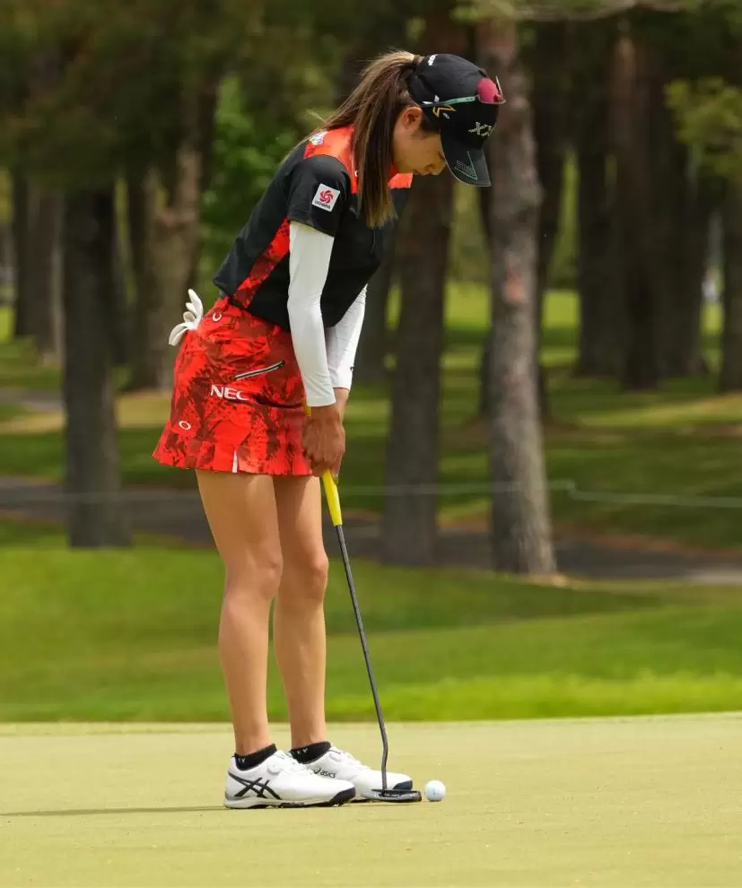 安田祐香のパッティングストローク