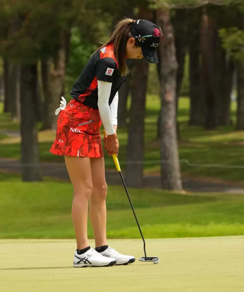 安田祐香のパッティングストローク
