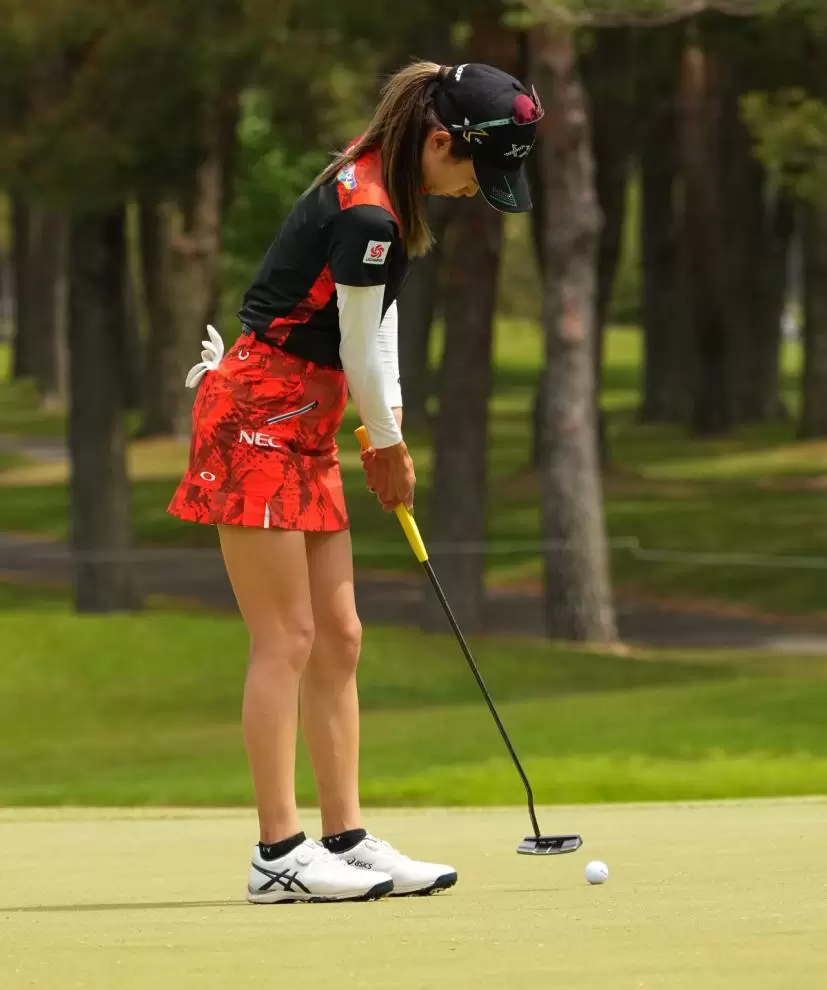 安田祐香のパッティングストローク