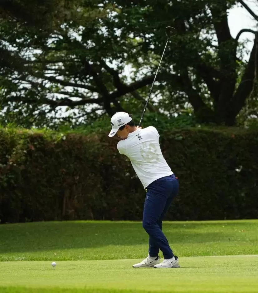 沖せいらのドライバースイング