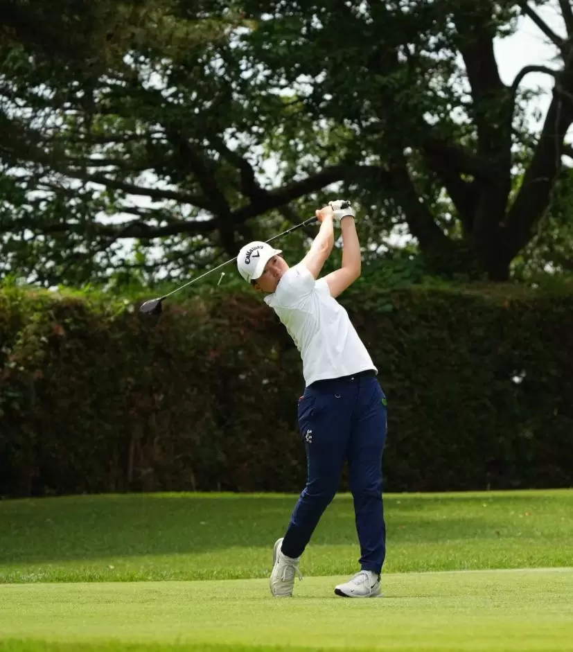 沖せいらのドライバースイング