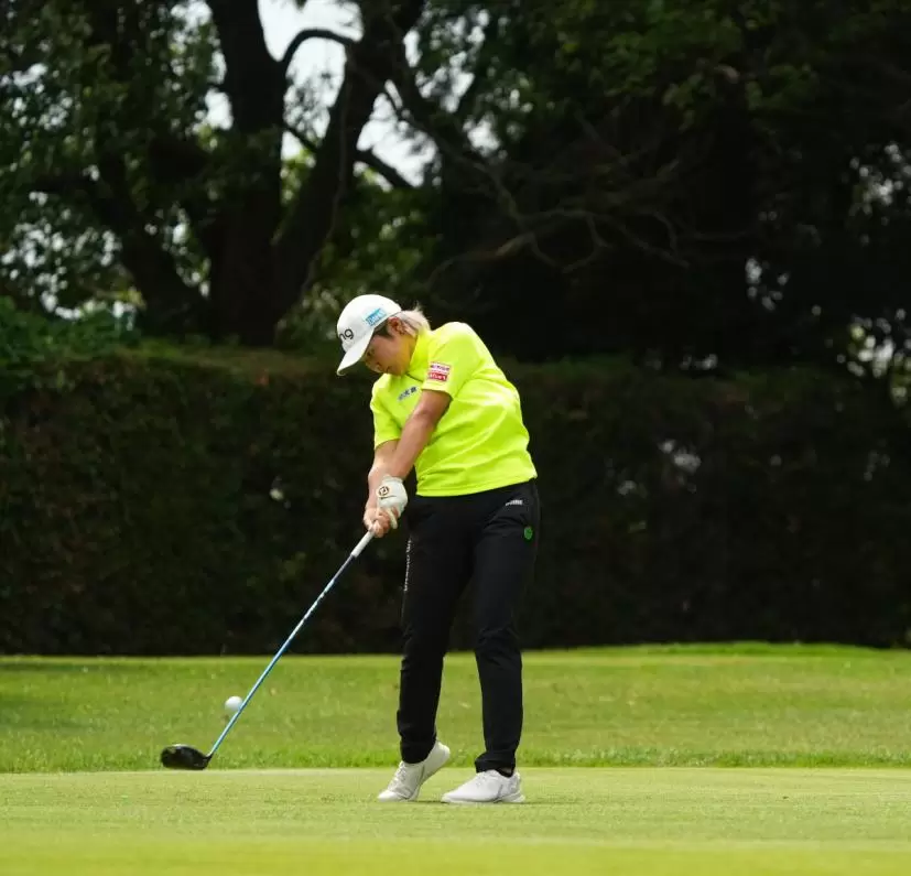 宮澤美咲ドライバースイング