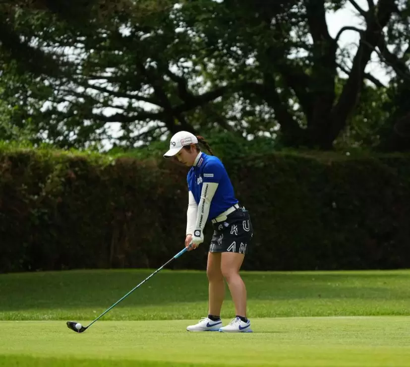 佐久間朱莉のドライバースイング