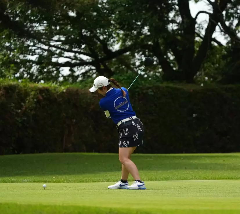 佐久間朱莉のドライバースイング