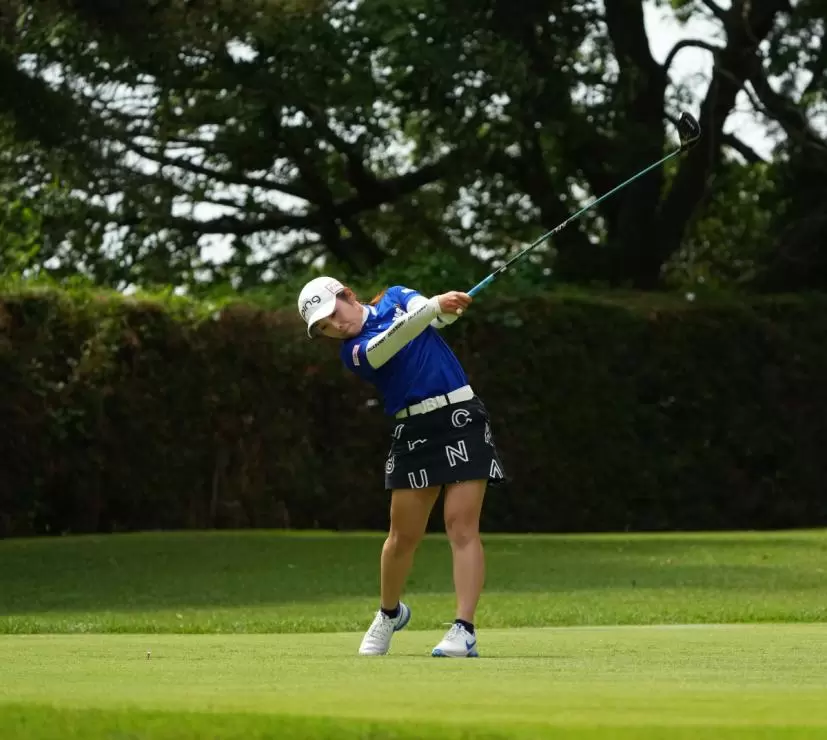 佐久間朱莉のドライバースイング