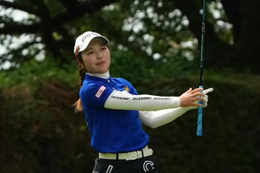 佐久間朱莉のドライバースイング