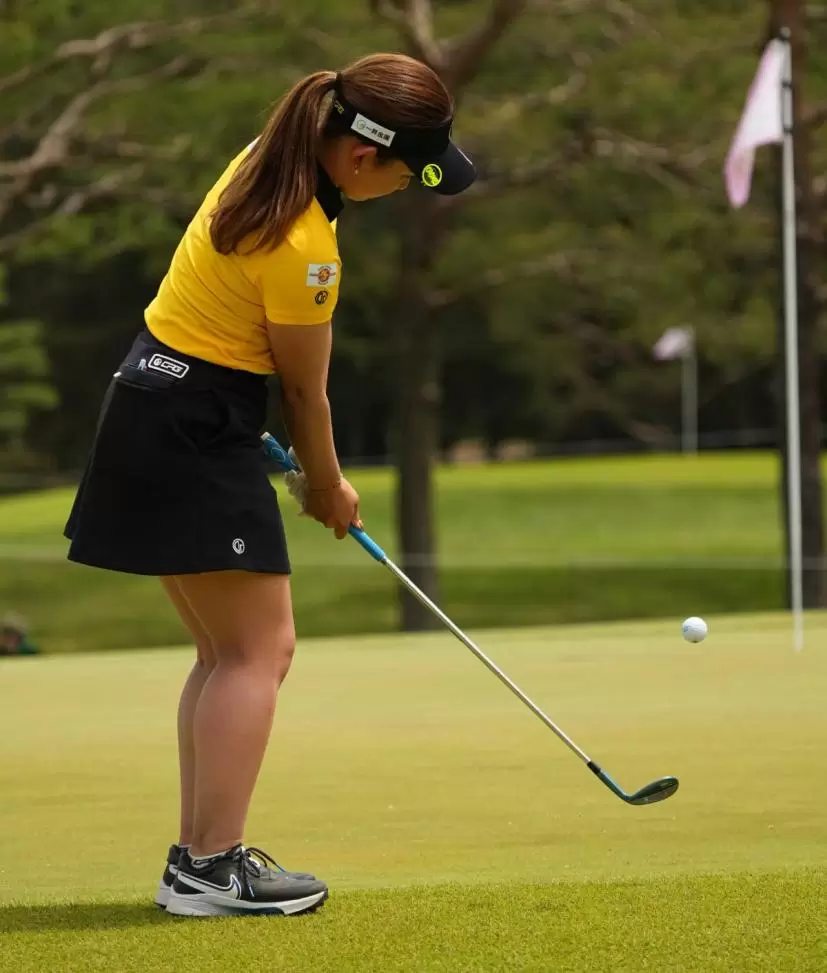 吉本ひかるのウェッジスイング