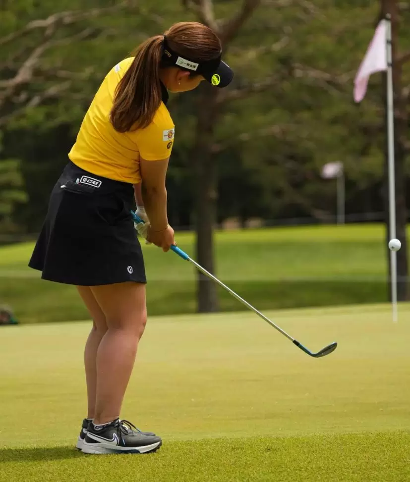 吉本ひかるのウェッジスイング