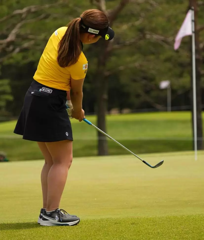 吉本ひかるのウェッジスイング