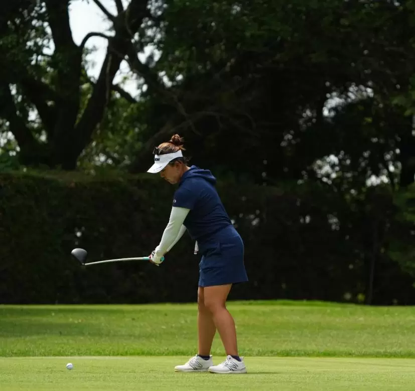 仁井優花のドライバースイング