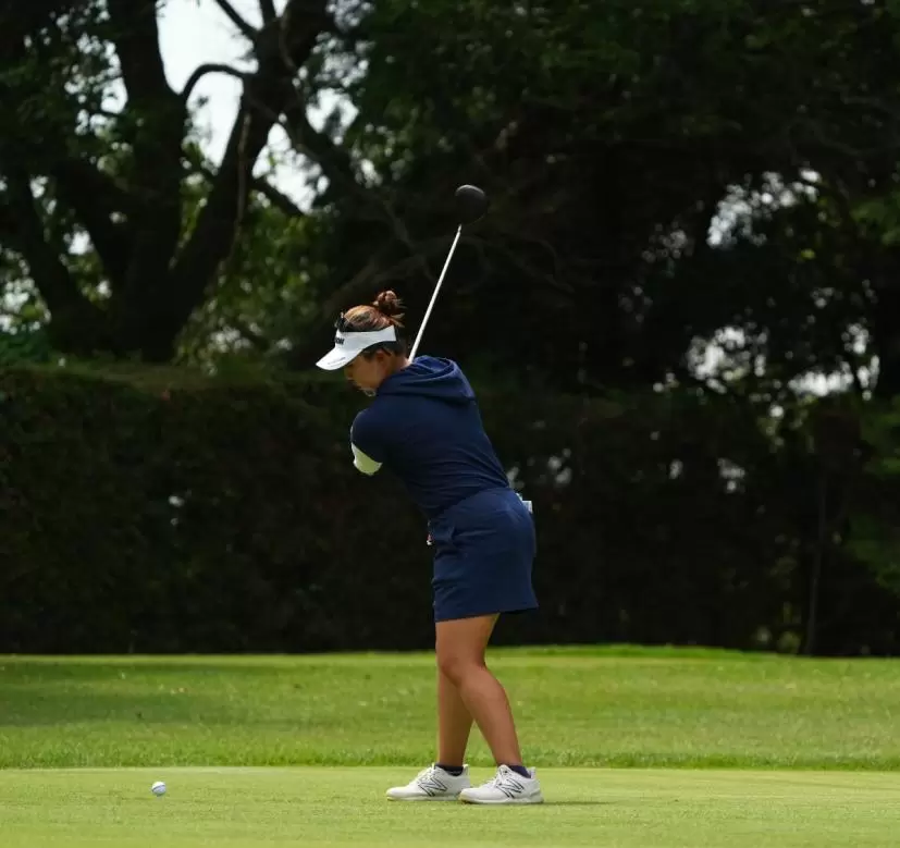 仁井優花のドライバースイング