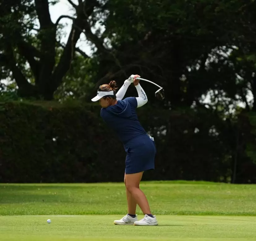 仁井優花のドライバースイング