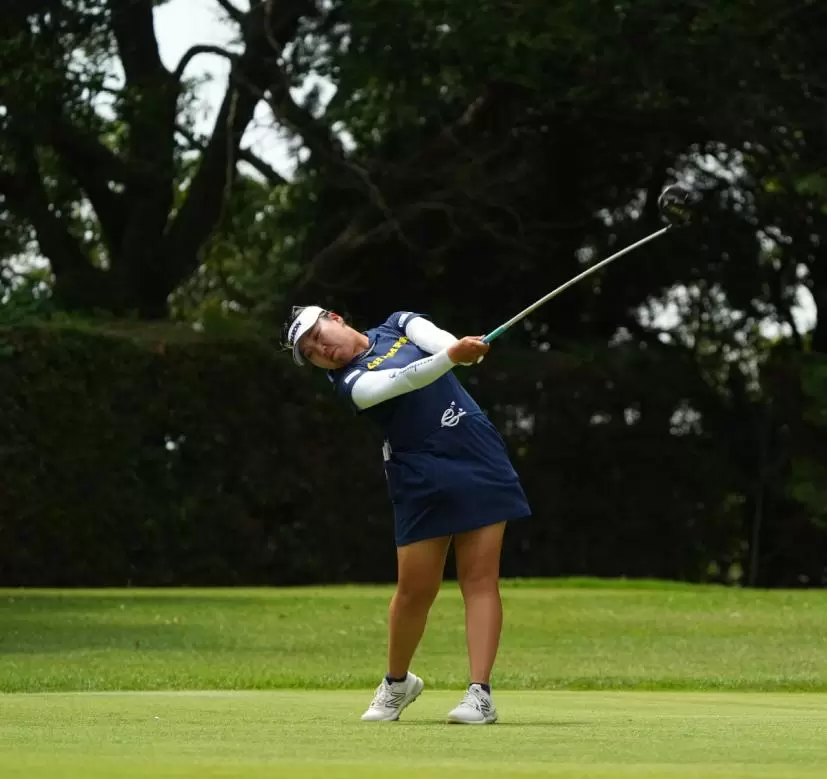 仁井優花のドライバースイング