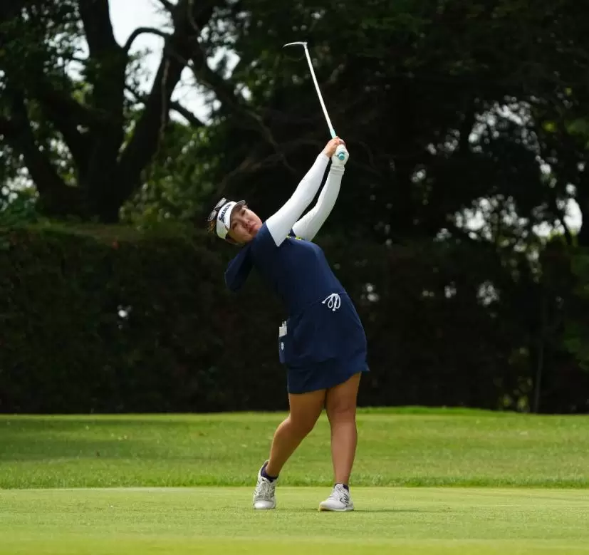 仁井優花のドライバースイング