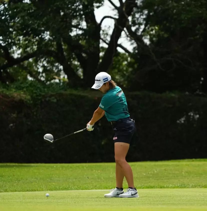 泉田琴菜のドライバースイング