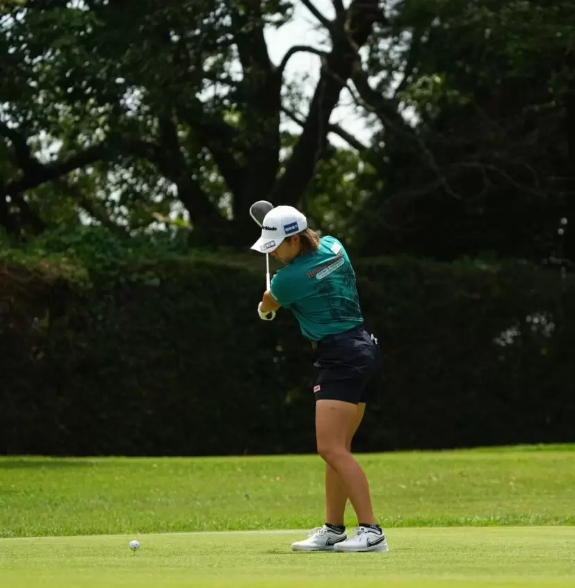 泉田琴菜のドライバースイング