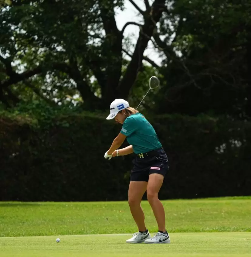 泉田琴菜のドライバースイング