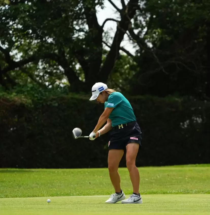 泉田琴菜のドライバースイング