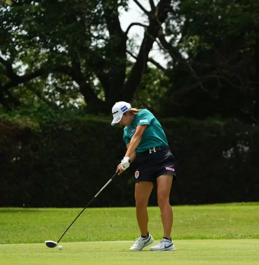 泉田琴菜のドライバースイング