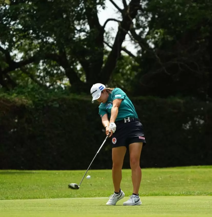 泉田琴菜のドライバースイング