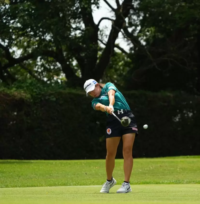 泉田琴菜のドライバースイング