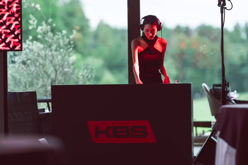 ローンチイベント,クラブハウス