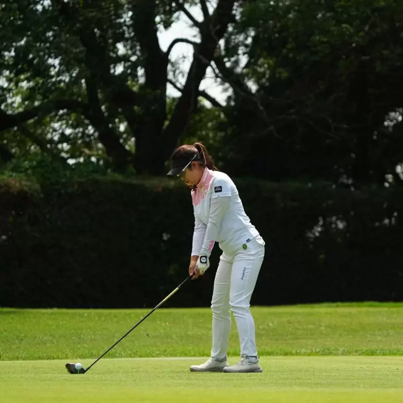 天本ハルカのドライバースイング