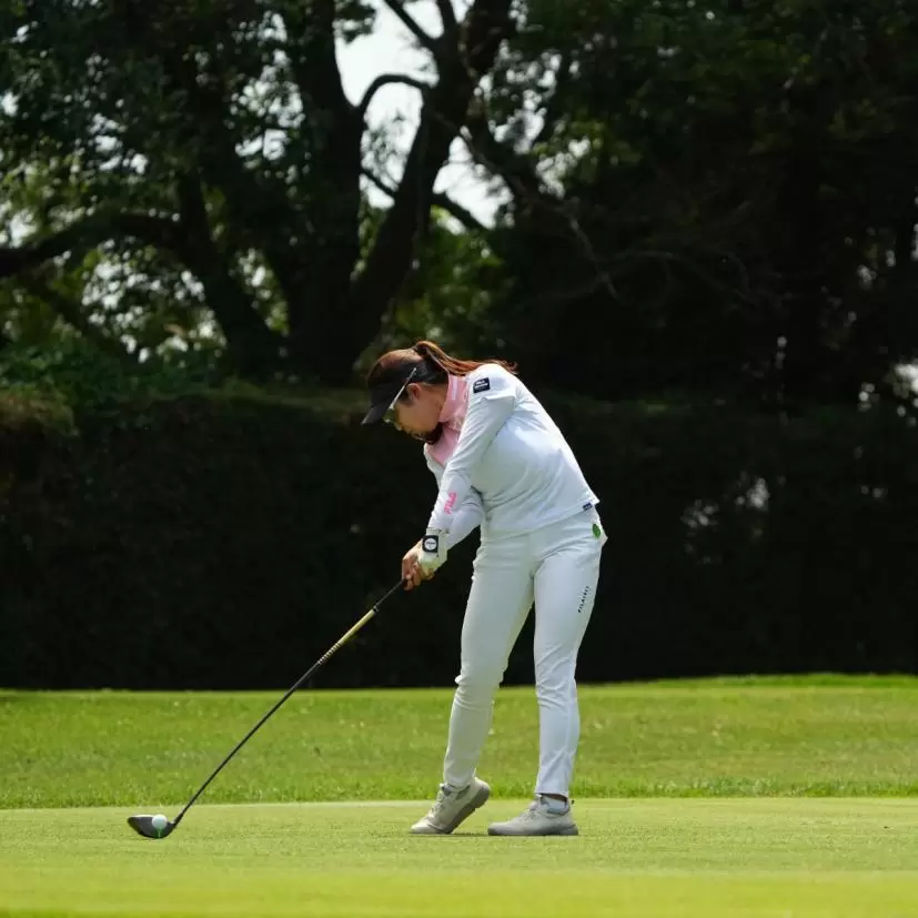 天本ハルカのドライバースイング