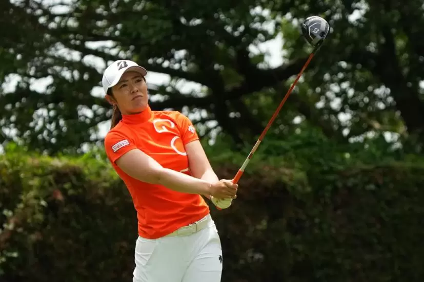 渡邉彩香ドライバースイング