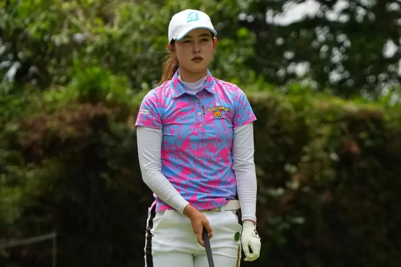 浜崎未来のドライバースイング