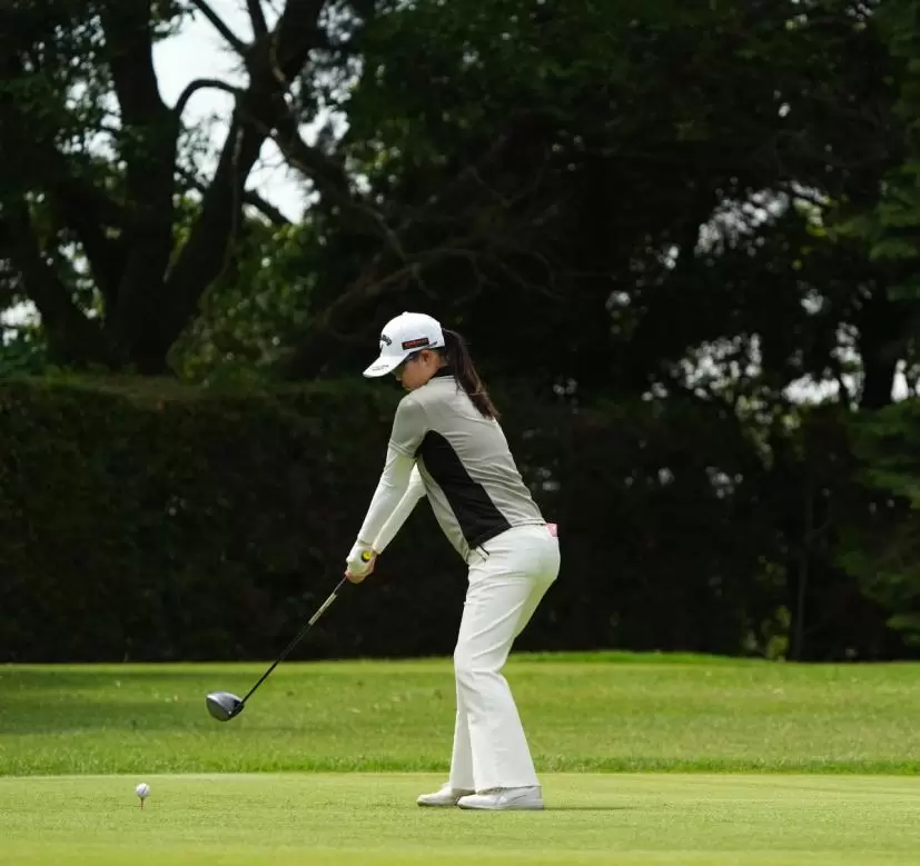 保坂真由のドライバースイング