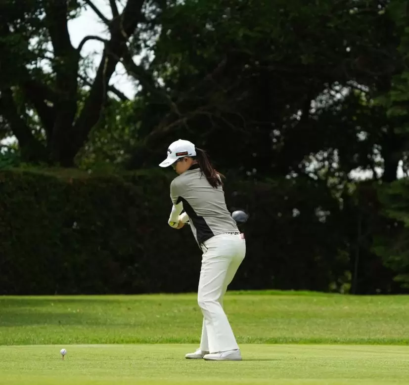 保坂真由のドライバースイング