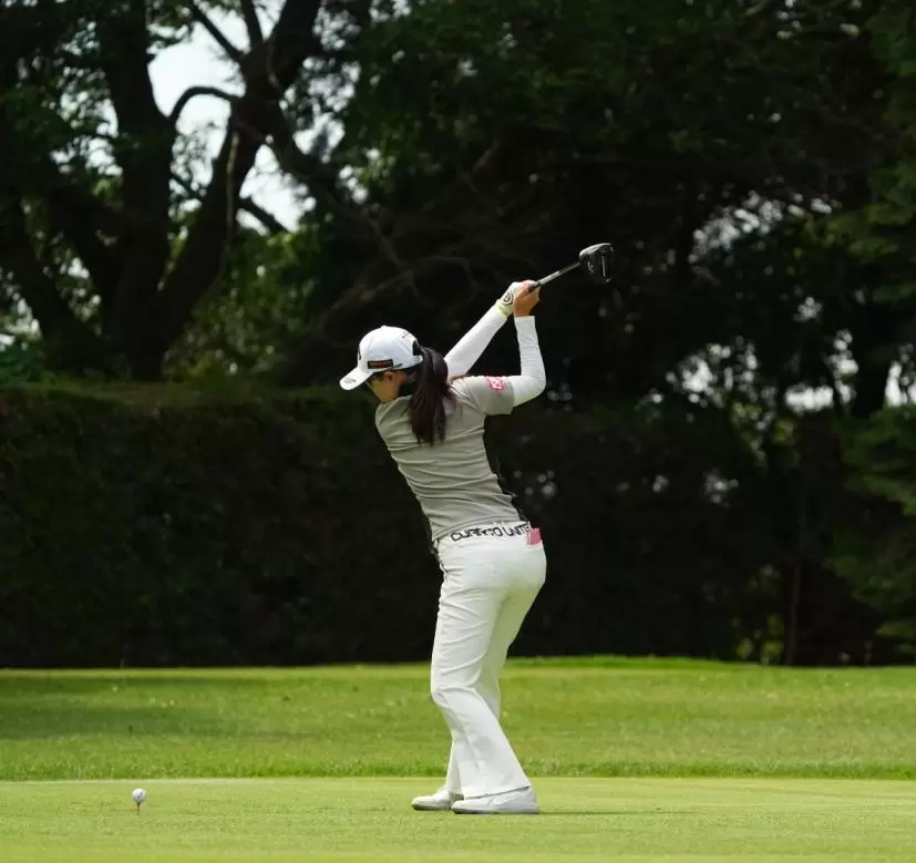 保坂真由のドライバースイング